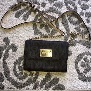 Micheal Kors crossbody with partial chain